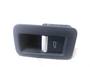 Interrupteur d’ouverture de coffre - 4M0959831A