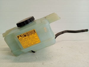 TOYOTA Yaris (2011–2020) Pidurivedeliku paak 5K23 - 3