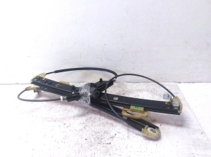 AUDI A4 B9 (2015–2026) Front door window regulator 8W0837461 - 2