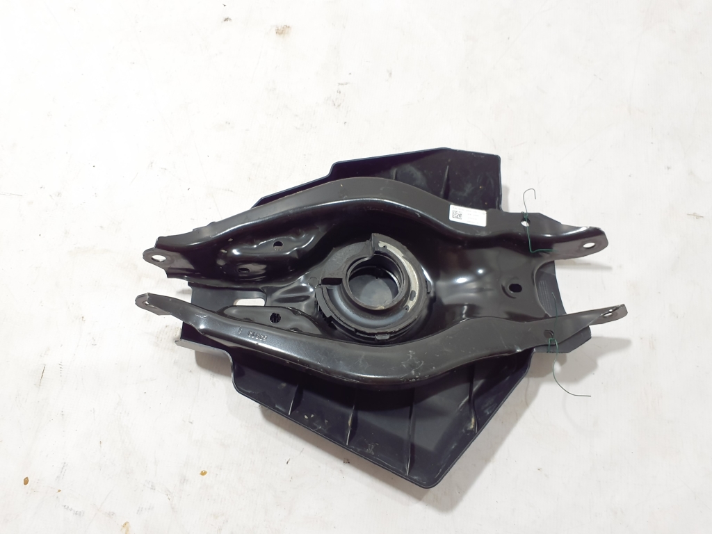 Mercedes Benz E-Class W214 (2023–2026) Tagumine õõtshoob A2063520200 Mercedes Benz E-Class W214 (2023–2026) Tagumine õõtshoob A2063520200