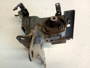 TOYOTA Yaris (2011–2020) Gearbox mount 123720M120 - 2