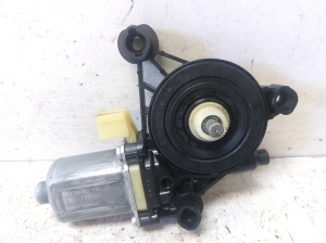 Fensterhebermotor vorne - 8W0959801