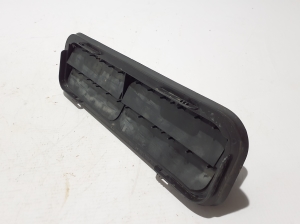 Mercedes Benz E-Class W214 (2023–2026) Tagumise poritiiva ventilatsioonivõre A2148302301 - 3