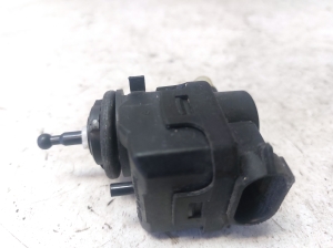 Headlight leveling motor - 7700420737