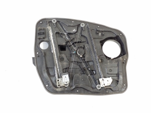 Hyundai Santa Fe (2012–2018) Priekšējo durvju logu pacēlājs 824802W210 - 2
