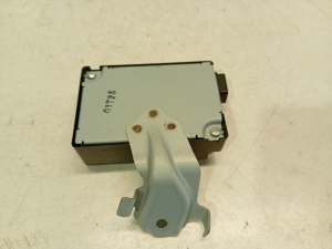 TOYOTA Yaris (2011–2020) Tire pressure control module 897600D011 - 2