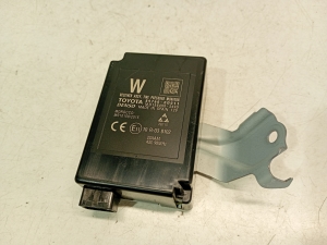 TOYOTA Yaris (2011–2020) Tire pressure control module 897600D011 - 4