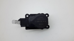   Stellmotor Heizungsklappe  - A2038201642 