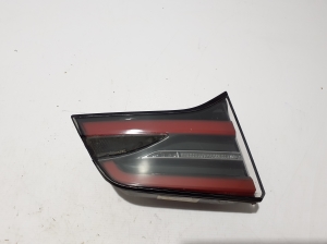 Tail light on trunk lid - 103433800A