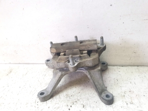 Support de boîte de vitesses - 8W0399158