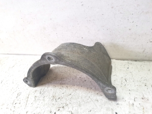 AUDI A4 B9 (2015–2026) Eesmise veovõlli kaitse 8K0407720 - 4