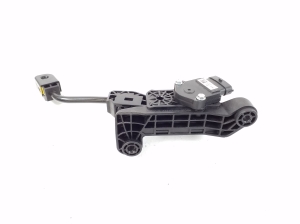 Hyundai Santa Fe (2012–2018) Gaspedal 327272W900 - 4