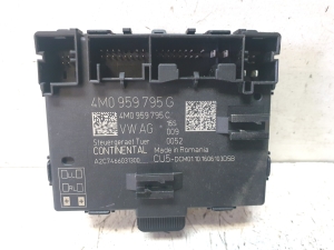 AUDI A4 B9 (2015–2026) Rear side door control unit 4M0959795G - 3