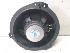 AUDI A4 B9 (2015–2026) Tagumise külgukse kõlar 8W5035411A - 2