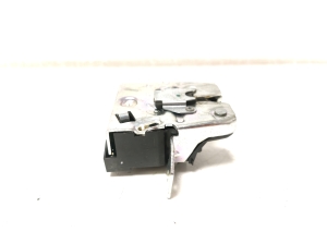 Mercedes Benz A-Class 176 (2012–2018) Trunk lid lock A2467400035 - 3