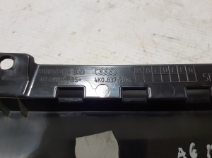 AUDI A6 C8 (2018–2025) Esiukse klaasi välimine liist 4K0837902 - 2