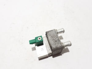 Air conditioner hose valve - MX396001