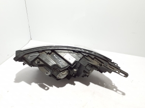 RENAULT Kangoo III (2021–2026) Esituli 260100108R - 4