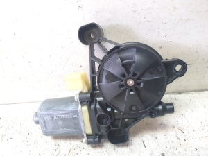 AUDI A4 B9 (2015–2026) Fensterhebermotor vorne 8W0959802 - 3