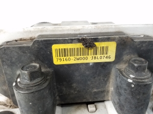 Hyundai Santa Fe (2012–2018) Hood impact sensor 791602W000 - 2
