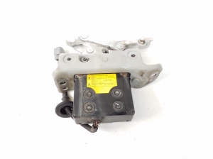 Hyundai Santa Fe (2012–2018) Hood impact sensor 791602W000 - 3