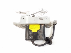 Hyundai Santa Fe (2012–2018) Hood impact sensor 791502W000 - 2