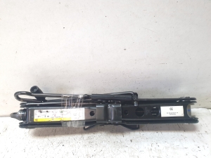 AUDI A4 B9 (2015–2026) Wagenheber 8W0011031D - 2