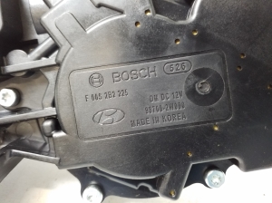 Hyundai Santa Fe (2012–2018) Heckwischermotor 987002W000 - 3
