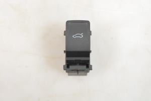 Volkswagen Passat B8 (2014–2023) Trunk opening switch 3G0959831 - 4