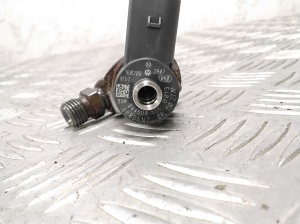 AUDI A4 B9 (2015–2026) Kütusepihusti 04L130277P - 3