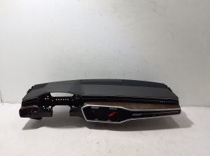 AUDI A6 C8 (2018–2025) Armatuurlaud 4K1857001B - 5