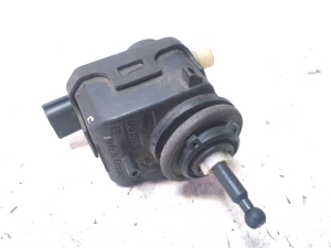 Headlight leveling motor - 8200428994