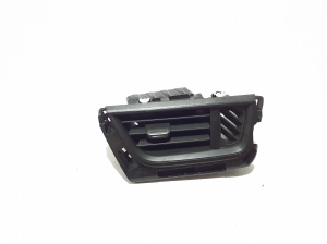   Dashboard air vent grilles  - 687604789R 