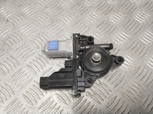 Kia Sorento (2014–2026) Rear side door window regulator motor 83450C5120 - 4