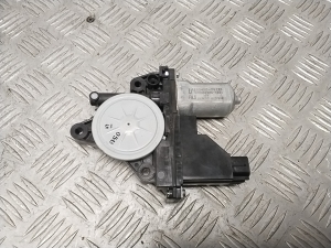 Rear side door window regulator motor - 83450C5120