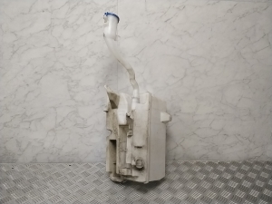 VOLVO XC60 (2008–2017) Front washer fluid reservoir 30753424 - 4