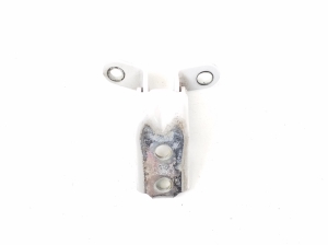 Hyundai Santa Fe (2012–2018) Front door lower hinge 793102B010 - 2