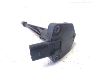 AUDI A4 B9 (2015–2026) Oil level sensor 07P907660 - 3