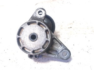 AUDI A4 B9 (2015–2026) Belt tensioner 04L903315A - 3