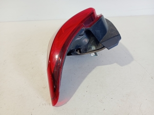 TOYOTA Yaris (2011–2020) Hintere Eckleuchte und ihre Teile 815510D610 - 2