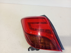   Hintere Eckleuchte und ihre Teile  - 815610D610 