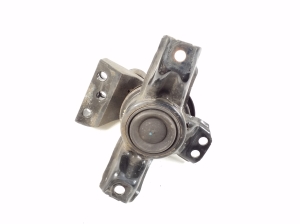 Hyundai Santa Fe (2012–2018) Engine mount 218102W200 - 3