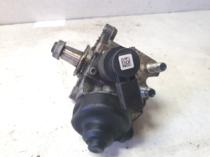 Pompe à carburant - 04L130755E