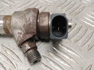 Volkswagen Passat B8 (2014–2023) Kütusepihusti 04L130277AE - 4