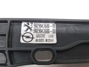 Opel Corsa F (2019–2026) Priekšējo durvju logu pacēlājs un tā daļas 9829043680 - 5