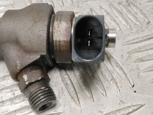 Volkswagen Golf VII (2012–2026) Fuel injector 04L130277AJ - 3