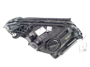 Mercedes Benz C-Class 205 (2014–2021) Esituli A2059061506 - 3