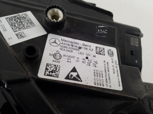 Mercedes Benz C-Class 205 (2014–2021) Esituli A2059061506 - 4