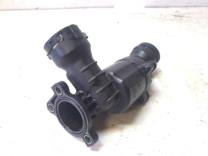 AUDI A4 B9 (2015–2026) Thermostatgehäuse 04L121111H - 2