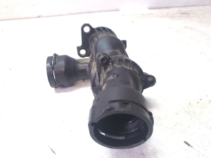 AUDI A4 B9 (2015–2026) Thermostatgehäuse 04L121111H - 3